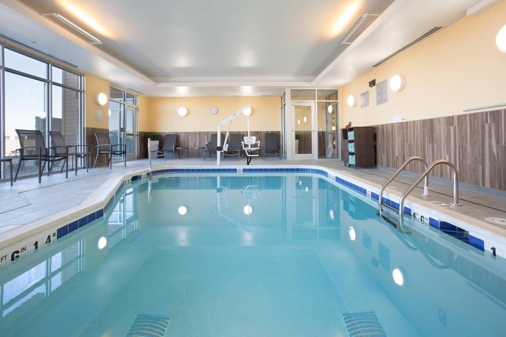 Fairfield Inn & Suites By Marriott Бърлингтън Екстериор снимка